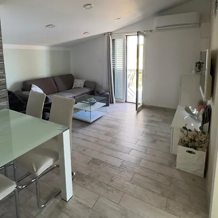 For Families With Children - 24913