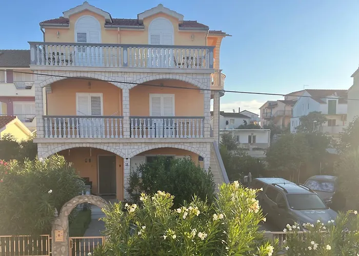 For Families With Children - 24913 *